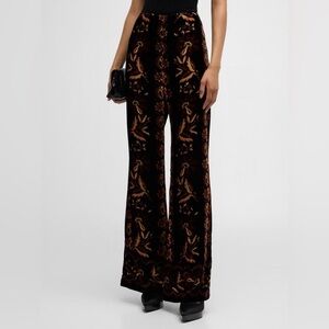 EUC Cara Cara- Firenze Velvet Pants. Size 2